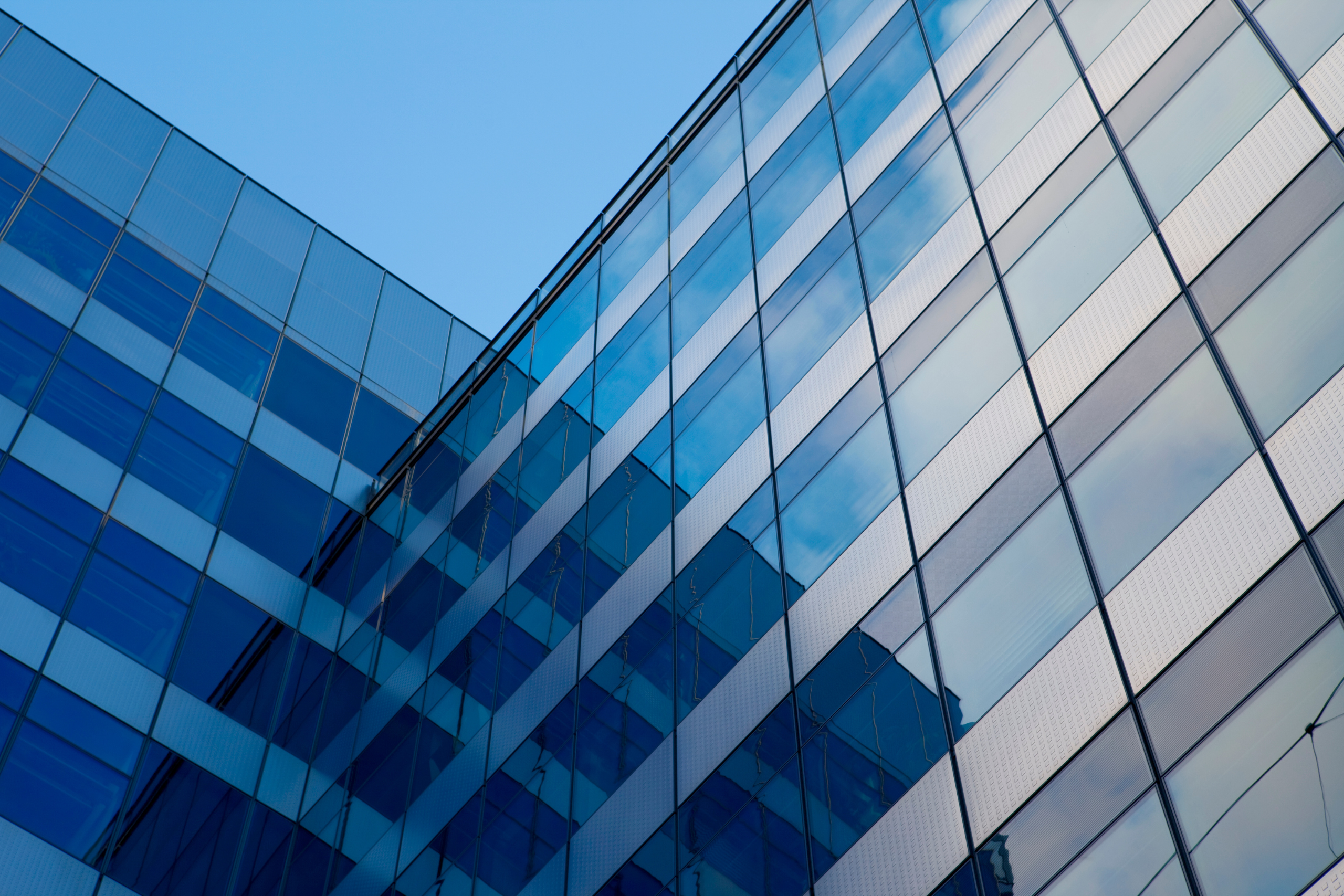 Theme No.1.393: STJ Defines When Tax Enforcement Proceedings May Be Redirected Against the Estate and Heirs